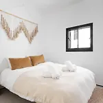 Elegant 2Br Apartment With Balcony & Mamad In Jaffa By Sea N\' Rent